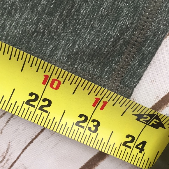 Athleta workout crop leggings - Picture 4 of 8